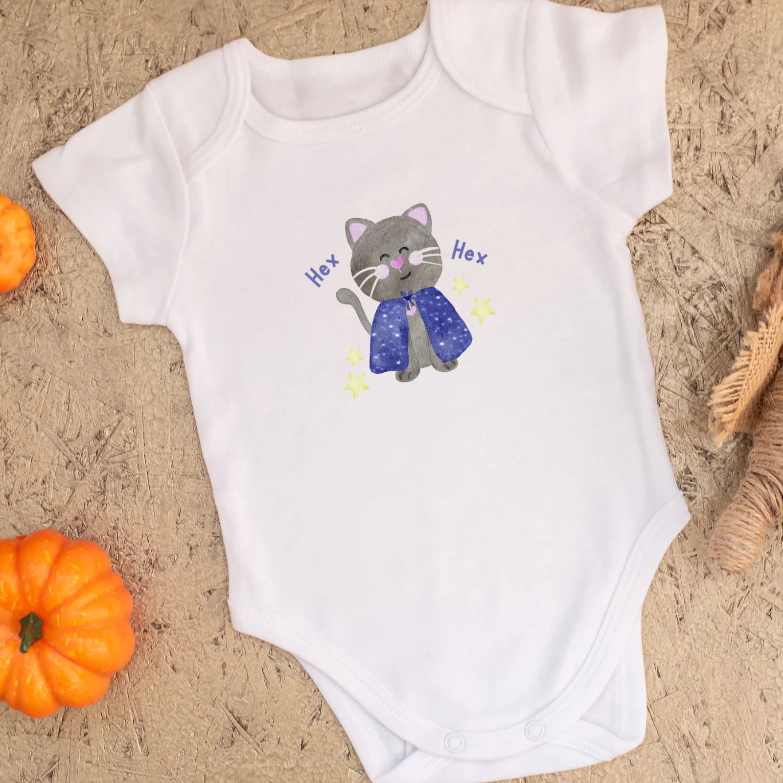 Bügelbild „Hex Hex Katze“ – Magischer Zauberlook für Kinderkleidung