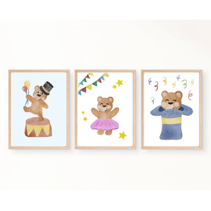 Zirkus Poster Bär auf Podest – Kinderzimmer Poster mit Zirkusmotiv A4